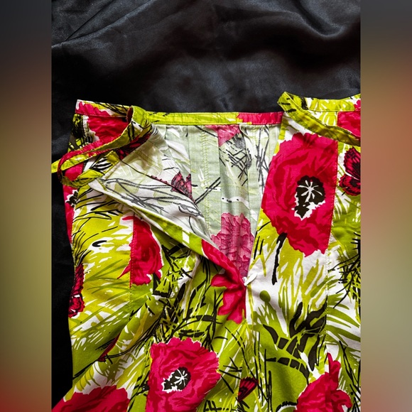 Talbots Woman’s Green/pink Butterfly Floral Pleated Skirt Size 12 Knee Length - Picture 3 of 10